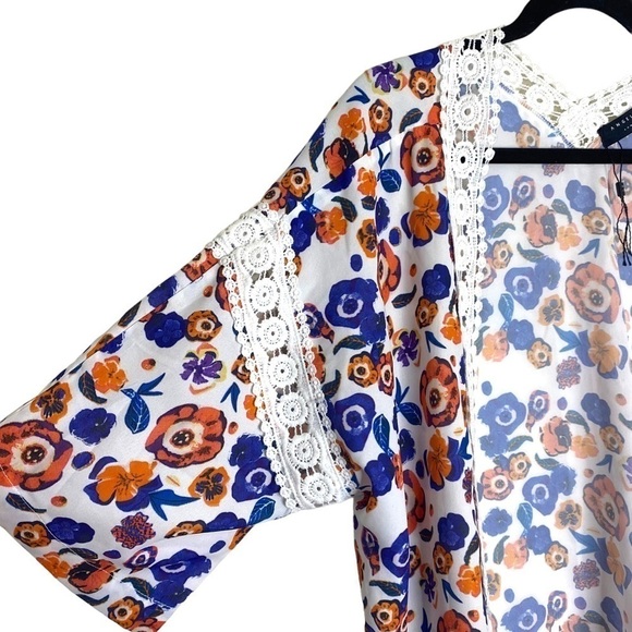 ANGELEYE Floral Kimono With Crotchet Lace - Picture 2 of 7